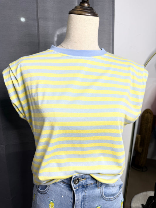 Camiseta hombreras amarilla y celeste