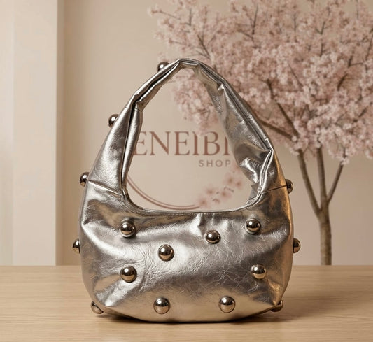 Bolso plata tachuelas